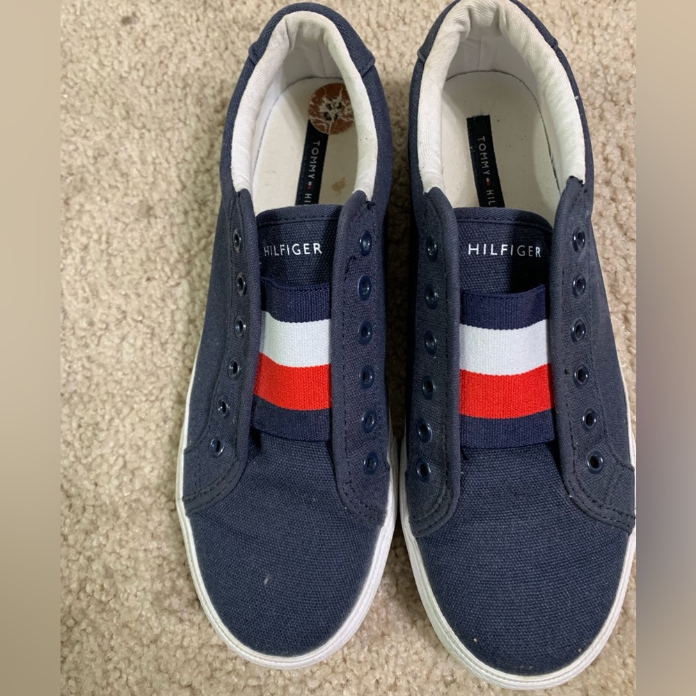 Tommy Hifiger tennis shoes, blue, no shoe strings, good shape